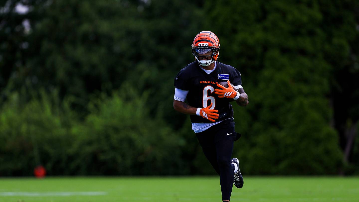 Former Cincinnati Bearcats safety Bryan Cook is having an impressive training camp