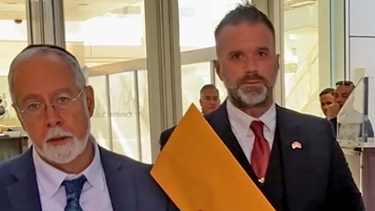 Ex-Navy detective, cop, guilty of excessive force, enters plea in child sex abuse case