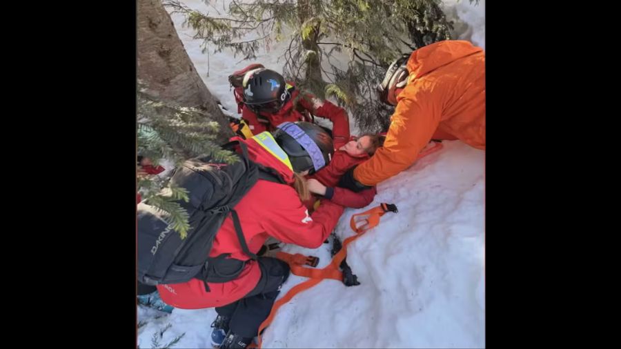 9-year-old skier rescued from tree well at Stevens Pass after breaking leg