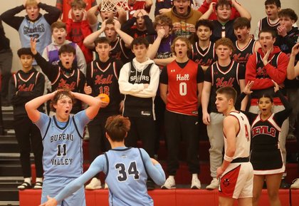 Blake Foster’s fullcourt shot sparks Bureau Valley to win at Hall