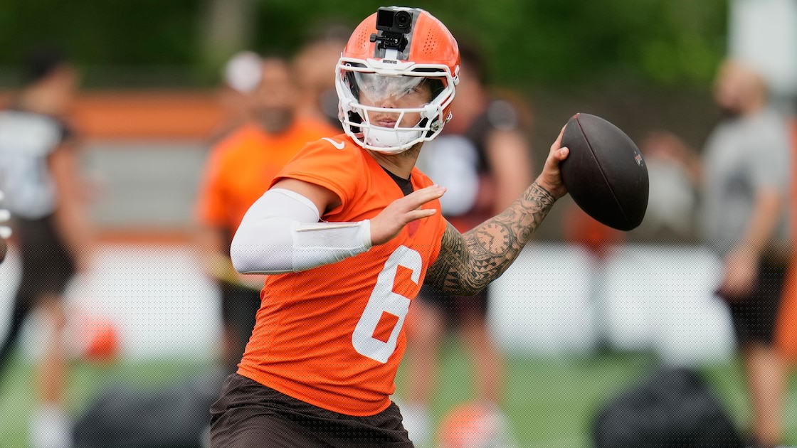 Dillon Gabriel Never Felt 'Disrespected' by Shedeur, Watson Being Focus of Browns QB1 Competition