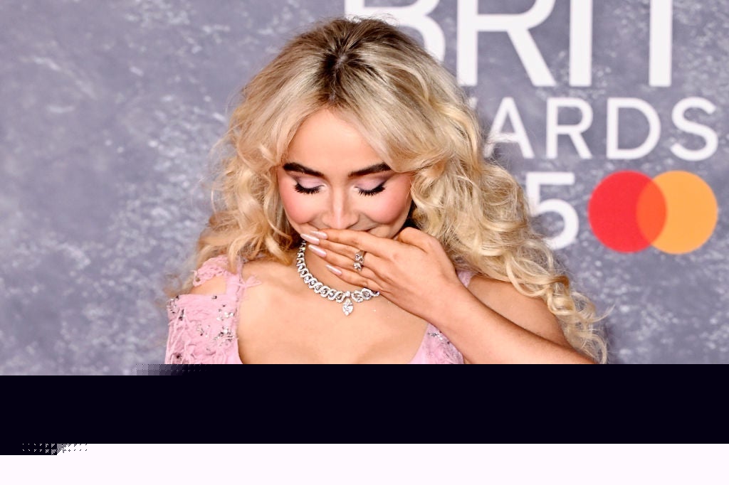 Sabrina Carpenter Joins The Muppet Show 50th Anniversary Special on Disney+