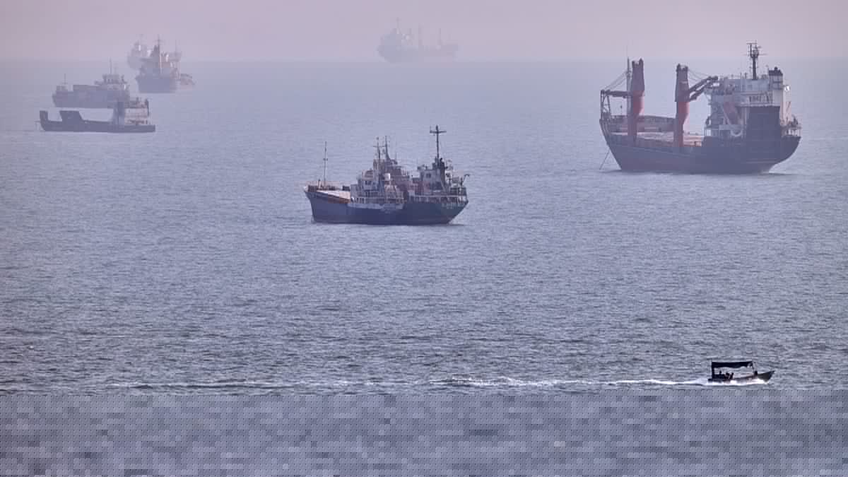 Qatar sees 'positive' signs in Iran-Oman talks on reopening Hormuz