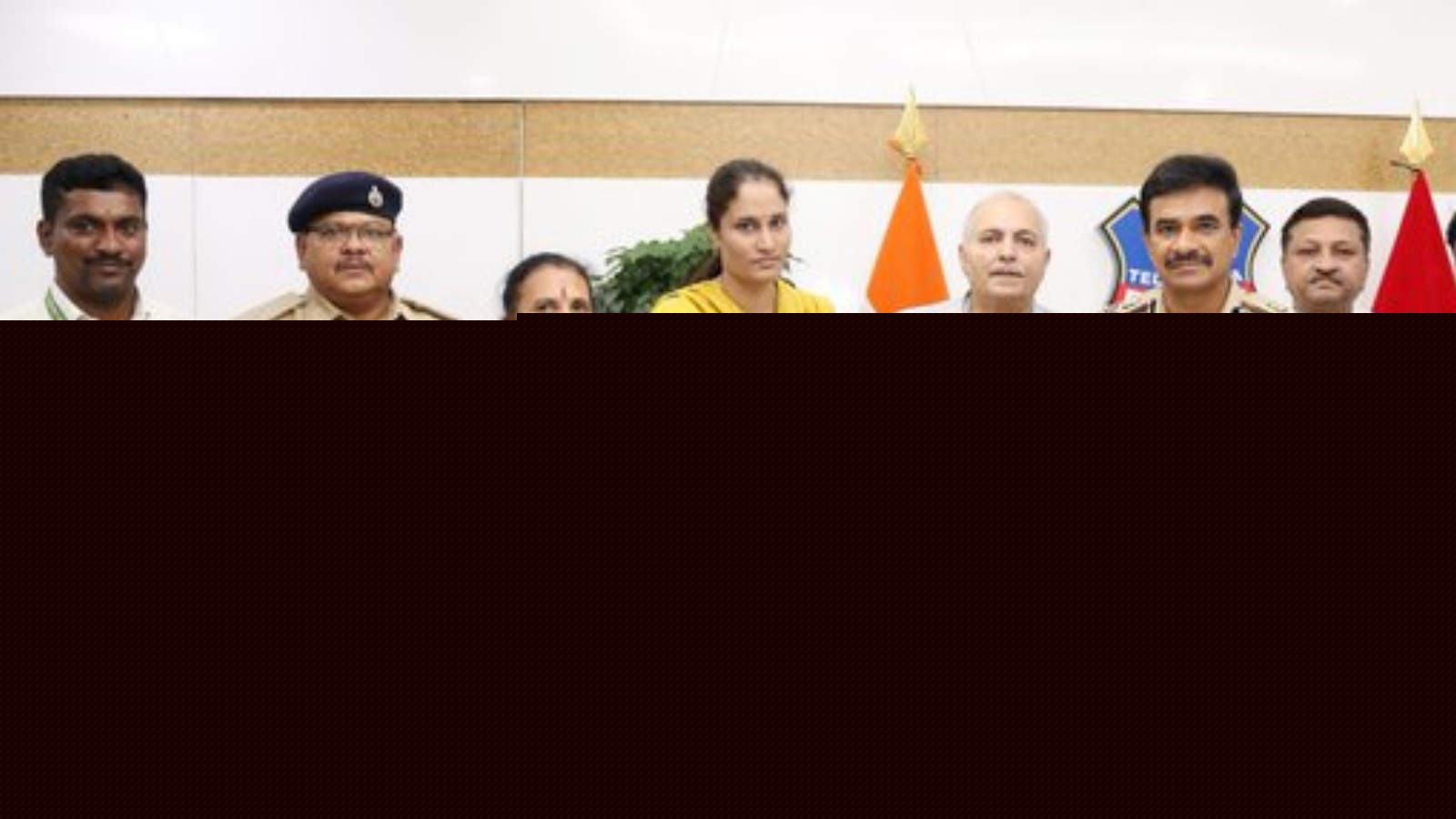 Kin of Telangana cop who died on duty get Rs 1 cr compensation