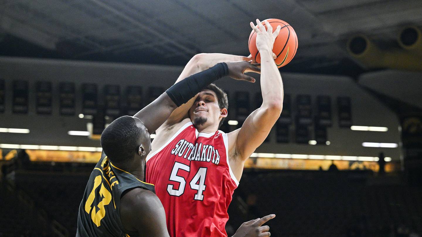 North Carolina makes an interesting choice at center to add to 2026-27 roster