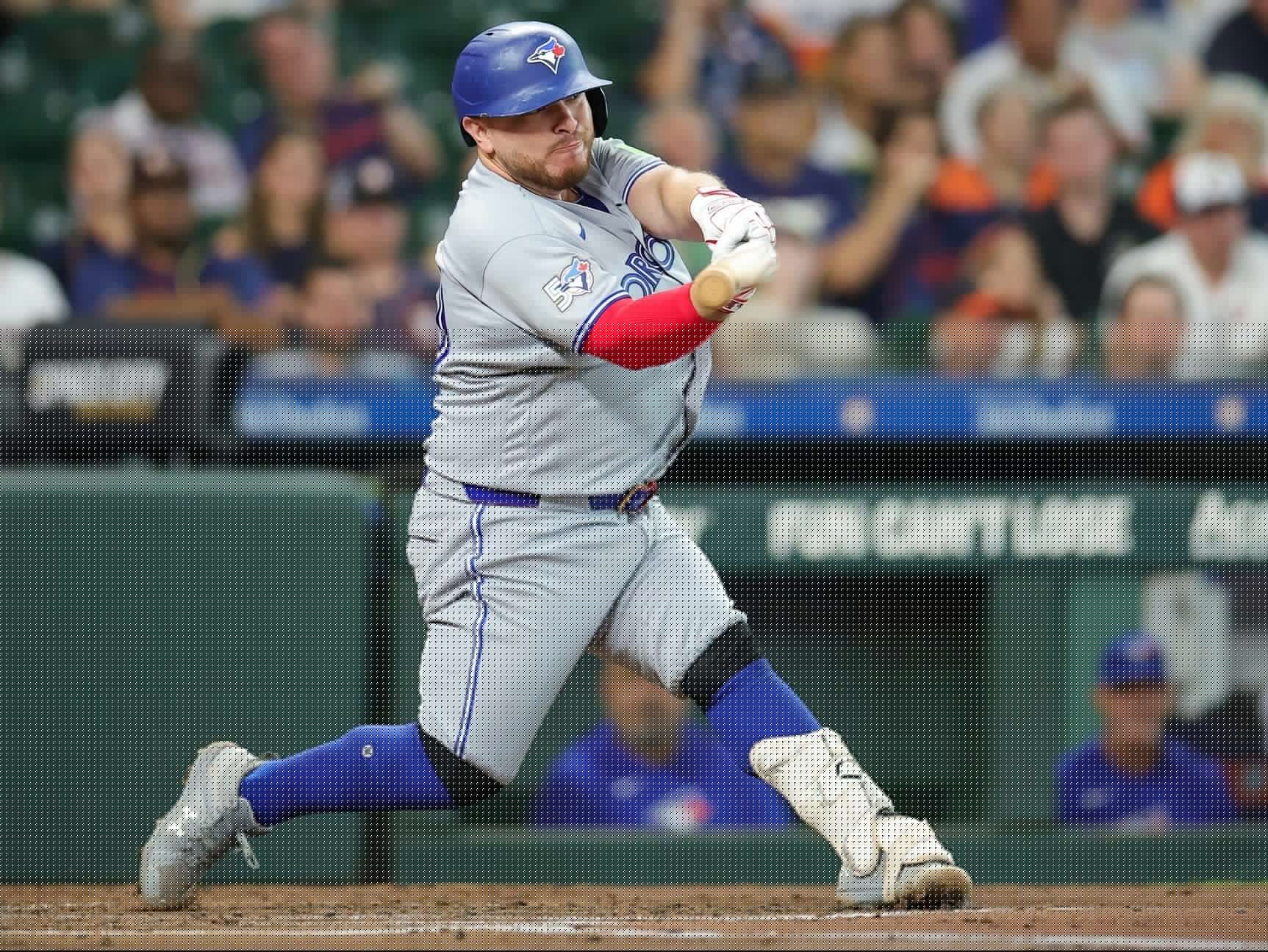 Blue Jays overcome Vladimir Guerrero Jr.’s hitting woes to beat red-hot Houston Astros