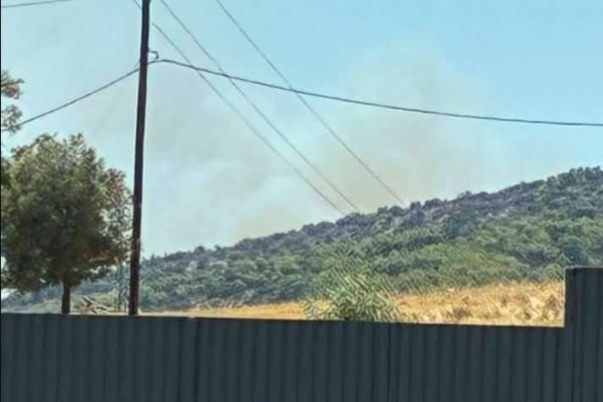 Φωτιά στον Λουτρόπυργο Αττικής: Εκκενώθηκαν 3 οικισμοί – Επιχειρούν 8 εναέρια μέσα