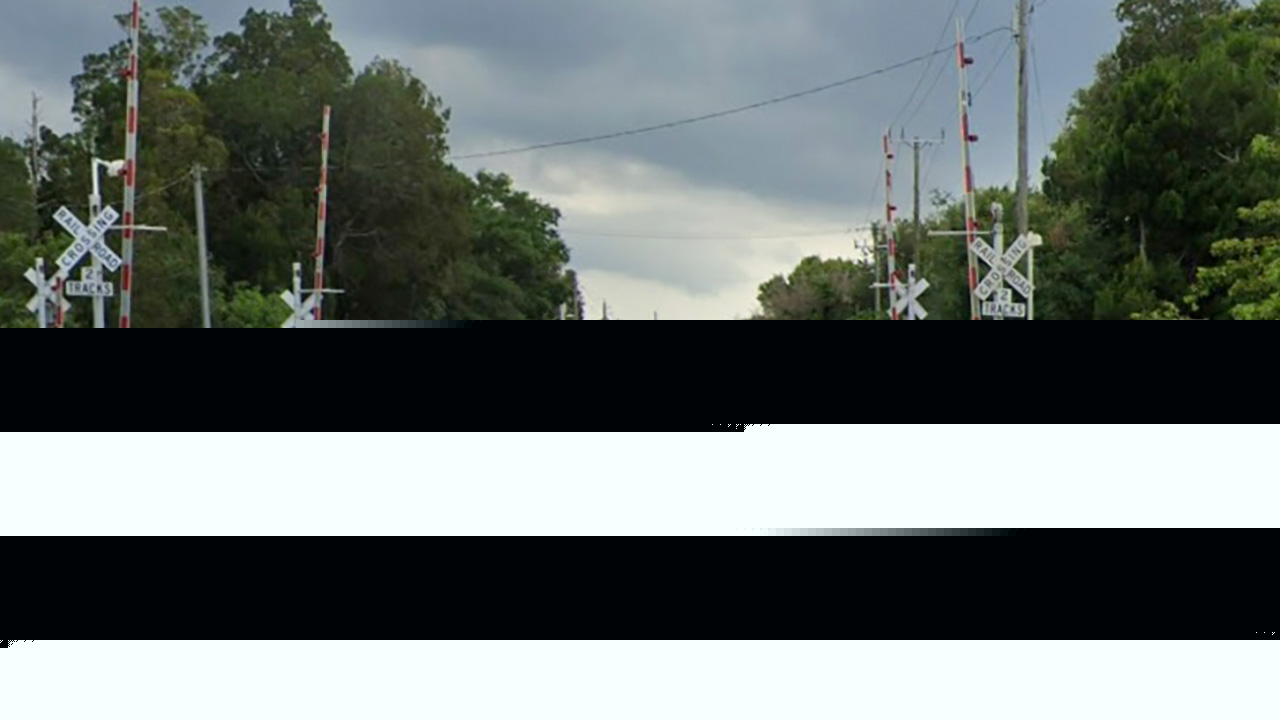 Roseland Road to close at Railway Crossing for Maintenance
