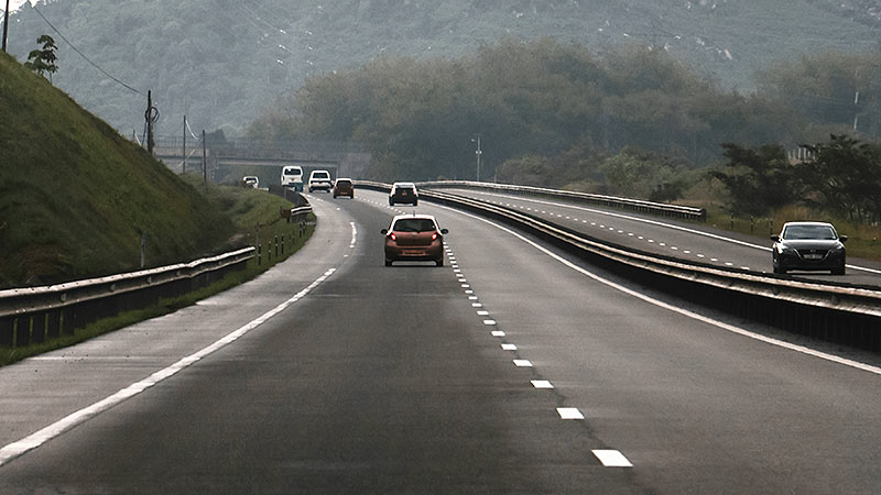 Sri Lanka makes seat belts mandatory for all expressway passengers