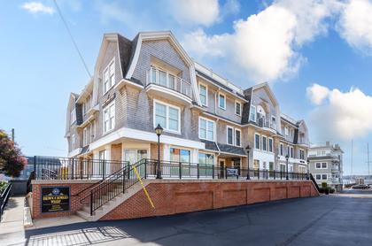 Comment on Newport Harbor condo sells for $3.075 million, third-highest of 2025 by Sponsor Headlines 8/16 – Newport Polo