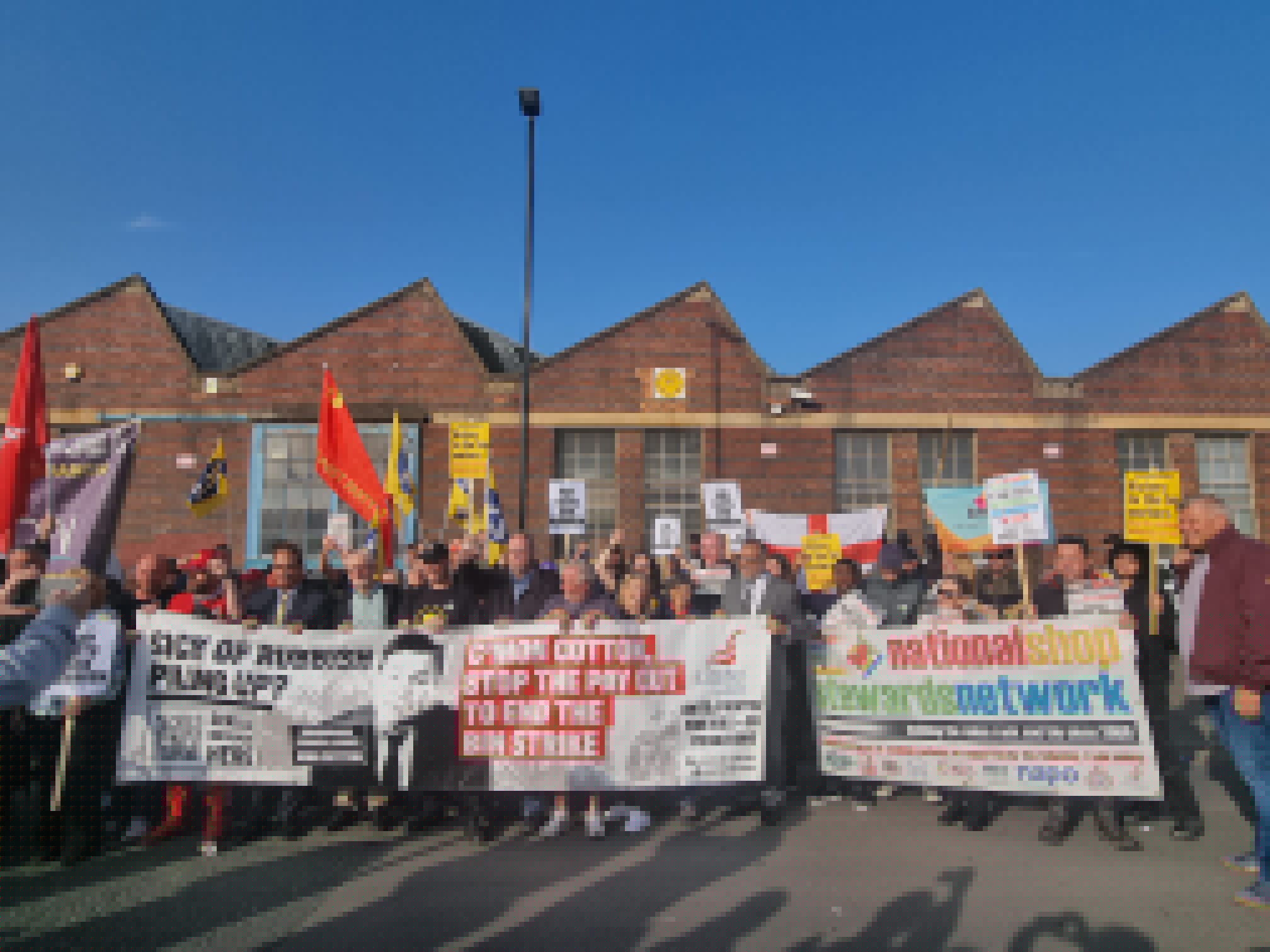 Back Birmingham bin workers: Fight council cuts