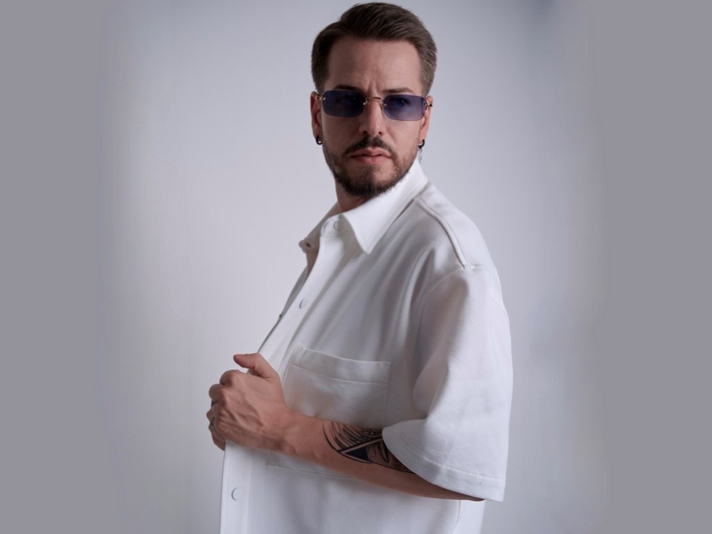 Ferragosto 2026: Alex Pizzuti, top dj calabrese, fa scatenare Diamante (CS) e Policoro (MT)