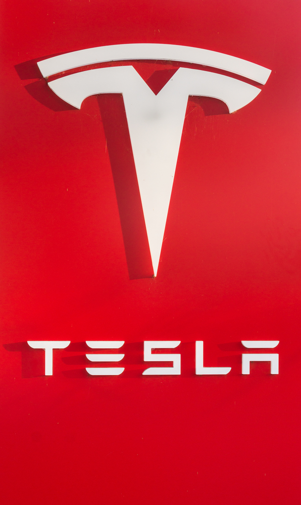 Deutsche Bank Boosts Tesla (TSLA) Price Target to $435, Maintains Buy