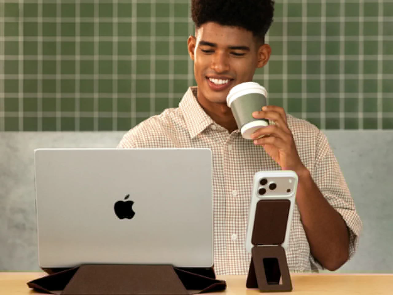 Your Phone and Laptop Stand Could Be Made From Recycled Coffee Grounds