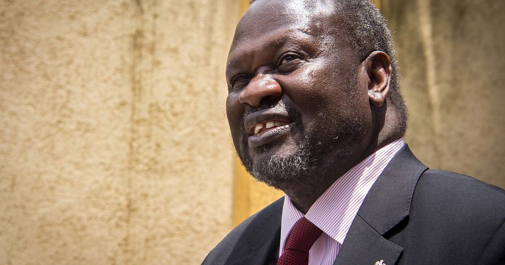 South Sudan: Riek Machar presented in a cage as high-stakes treason trial unfolds