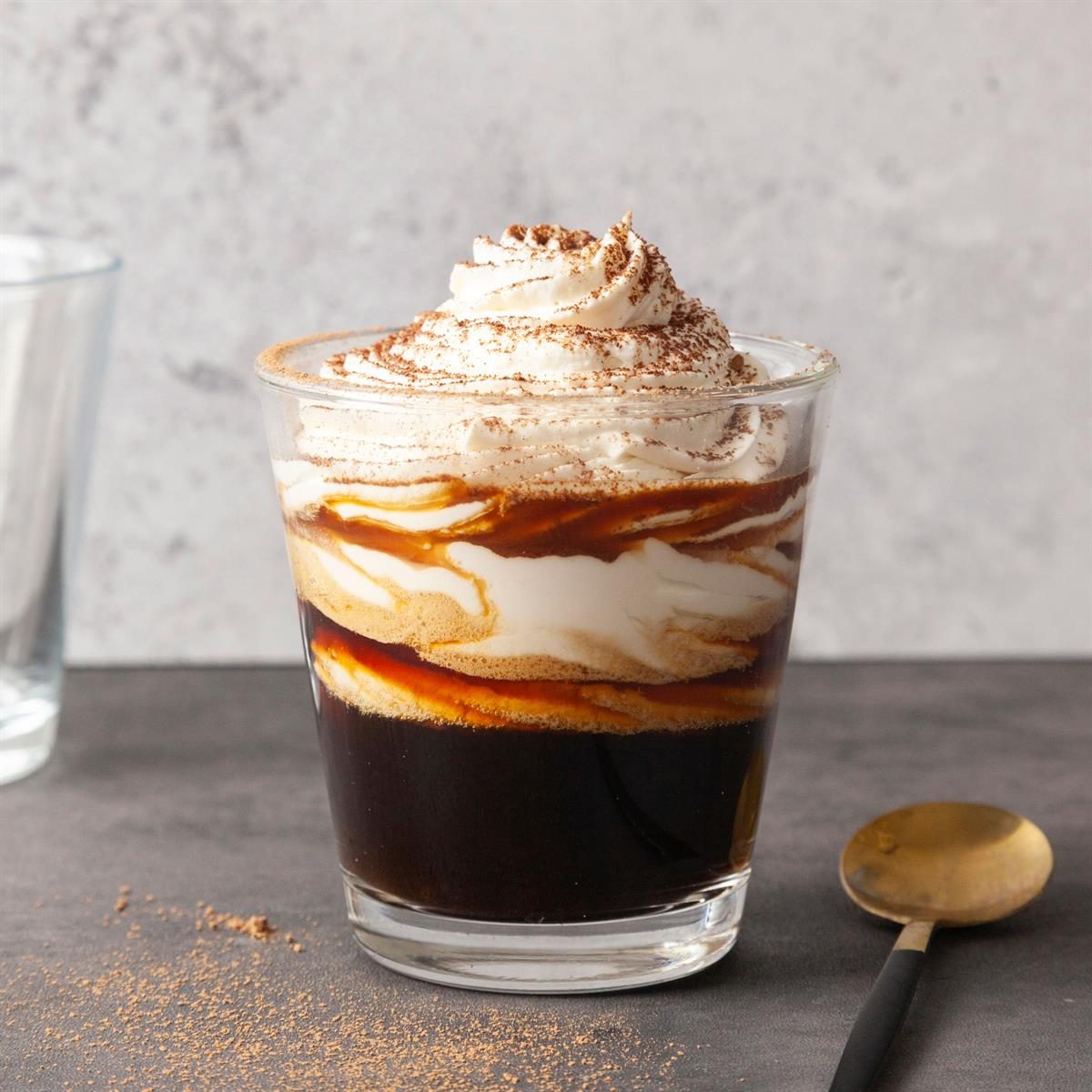 Einspanner Kopi Khas Wina dengan Krim Kocok Lembut