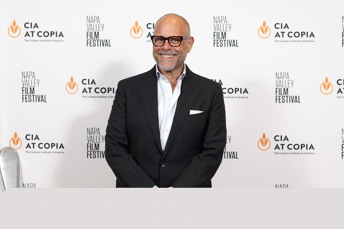 Good Eats Creator Alton Brown Is Coming to Sioux Falls This Fall