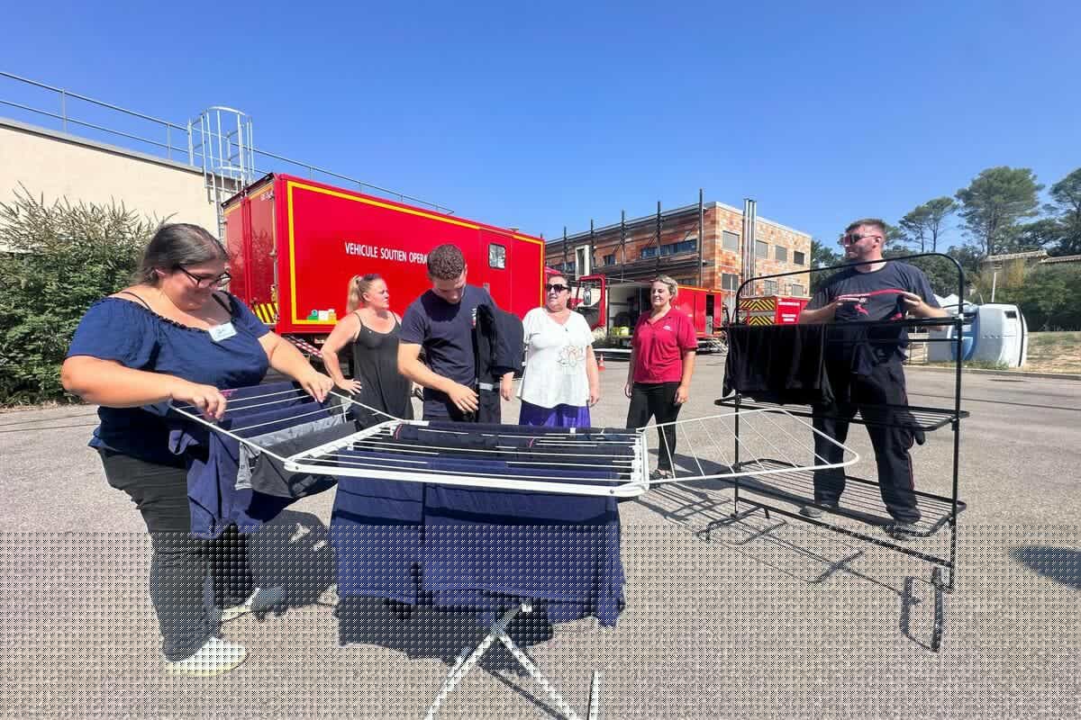 « On est le seul collège du Var ouvert pendant les vacances » : à Carcès, l’extraordinaire mobilisation pour accueillir les pompiers qui luttent contre le feu de Correns