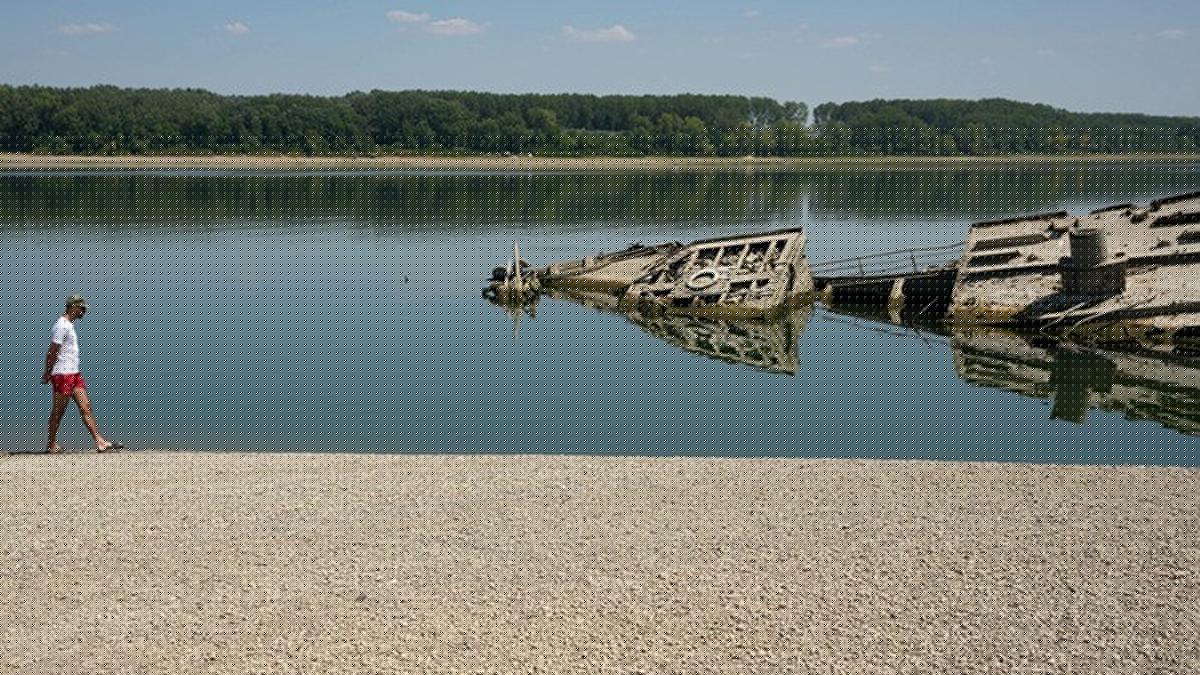 Panas Ekstrem, Puluhan Kapal Perang Dunia II Muncul di Sungai Danube