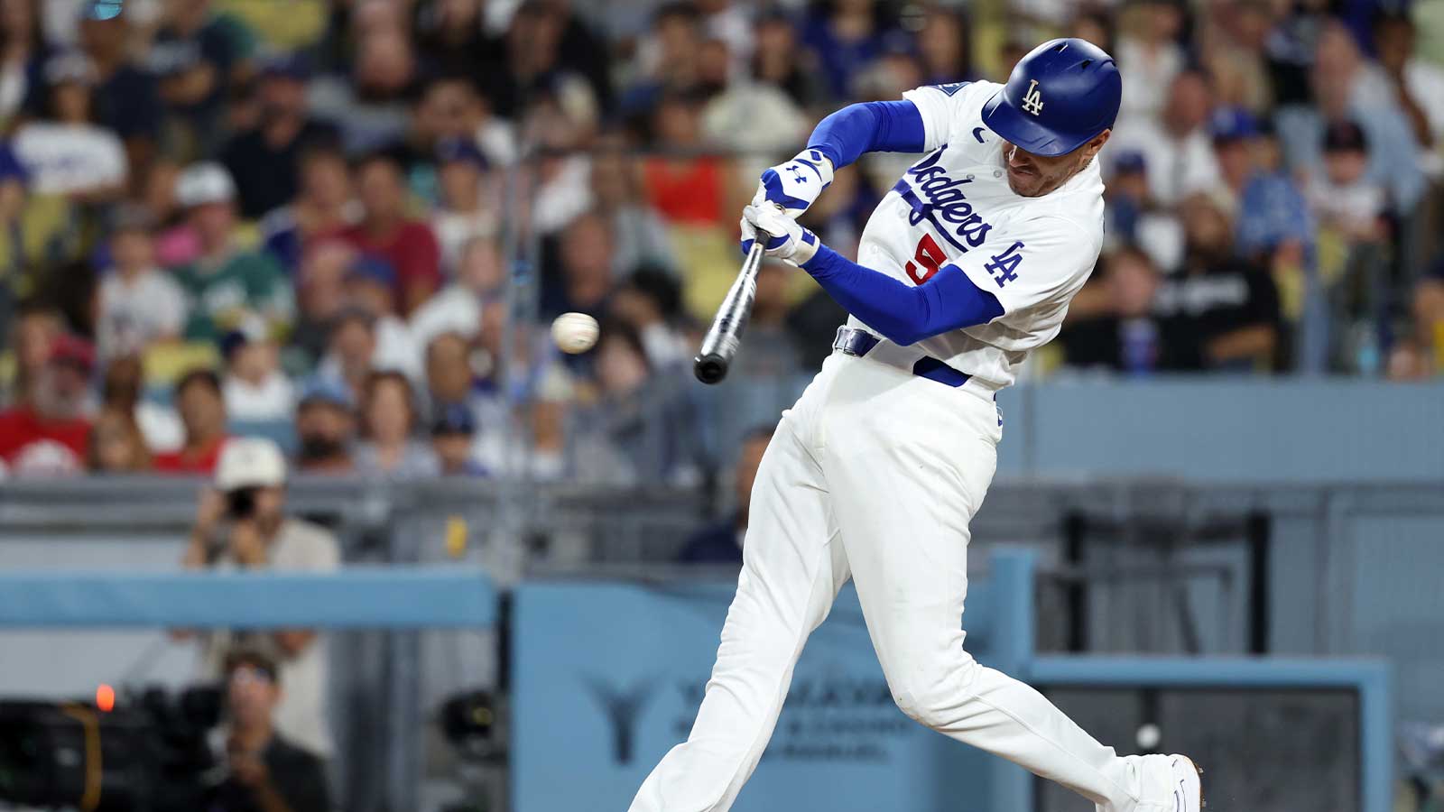 Freddie Freeman returns to Dodgers’ lineup after early Wednesday exit