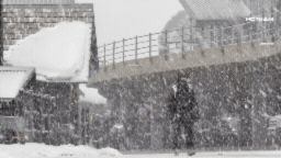 Snow falls across Australian Alps as damaging winds smash NSW, Victoria and South Australia