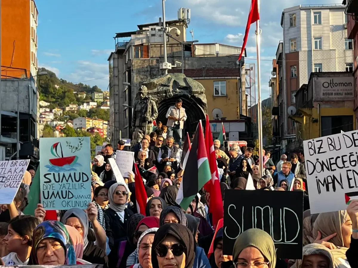 Zonguldak'ta Kadınlar, Filistin İçin Yürüyüş Düzenledi