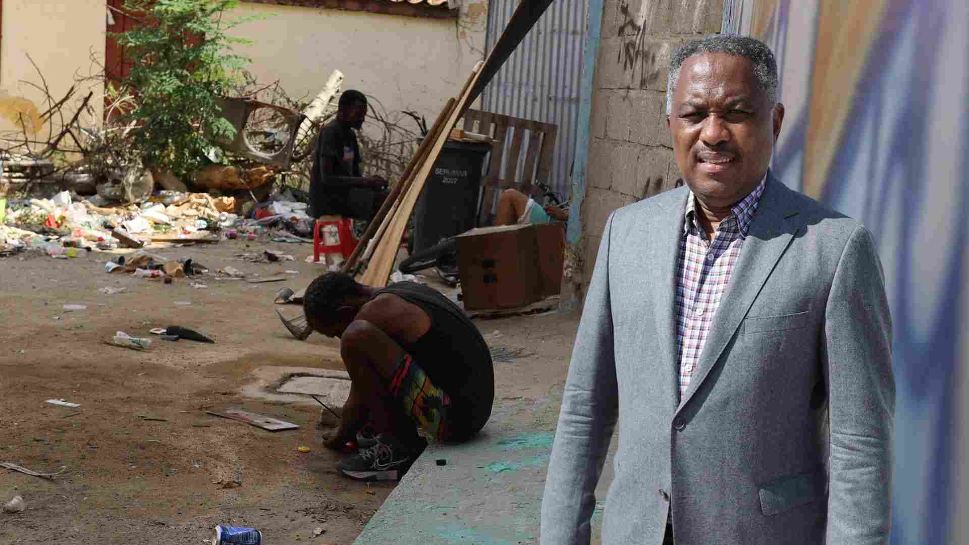Minister di Husticia Dowers: Pronto lo tin espacio disponibel p’e adicto ambulante