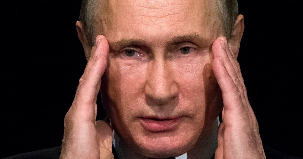 Secret Kremlin Funeral Torpedoes Putin’s ‘Victory’ Brags