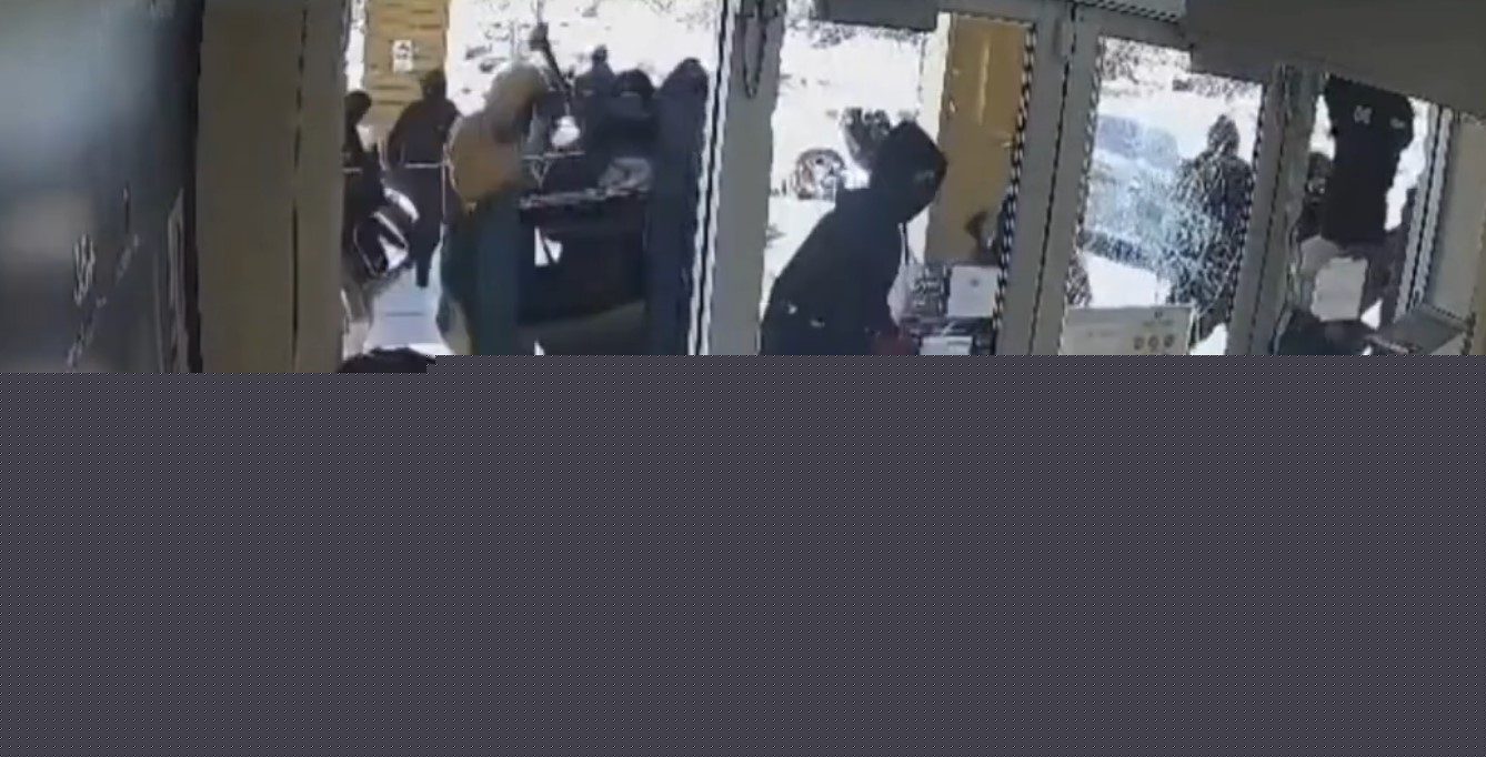 Comment on 20 robbers clean out Indian jewelry store in broad daylight, 5 caught by Vinod Pallath