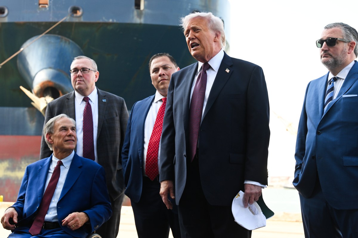 Trump Rebukes Greg Abbott’s Texas Data Center Crackdown: ‘Mistake’