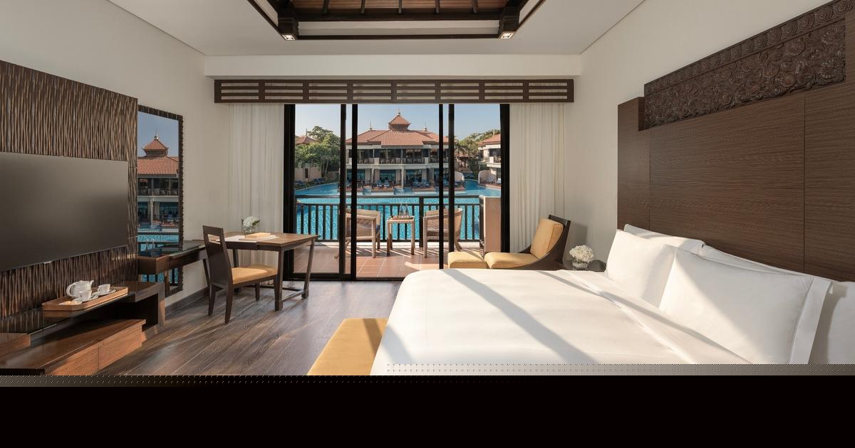 Gulf hotels extend wartime deals