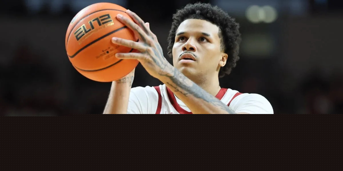 Arkansas transfer forward Malique Ewin commits to Oregon