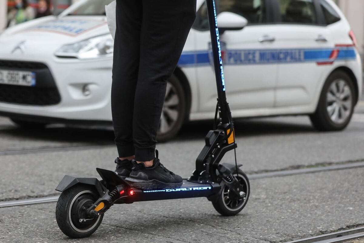 Grave accident de trottinette électrique : le pronostic vital d’un sexagénaire engagé à Marseille