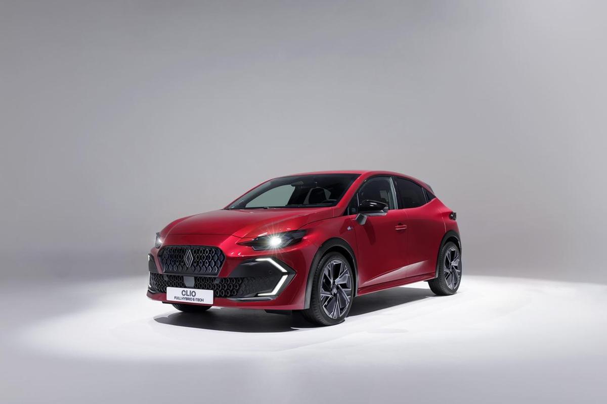 Clio nuova era. Autonomia super e ibrido di qualità
