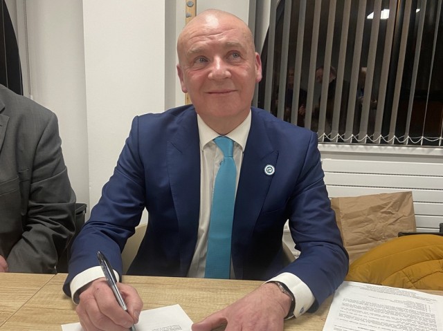 Reform UK councillor refuses to answer journalist’s questions