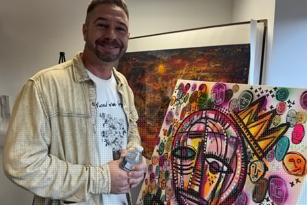 Mikey 3D Media: I paint live online using pen lids, crockery and anything else I can find in honour of my best friend