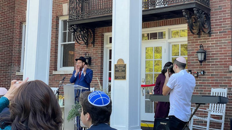 ‘Every sect, every Jew is welcome here:’ Fleishman House official opening celebrated by students, families