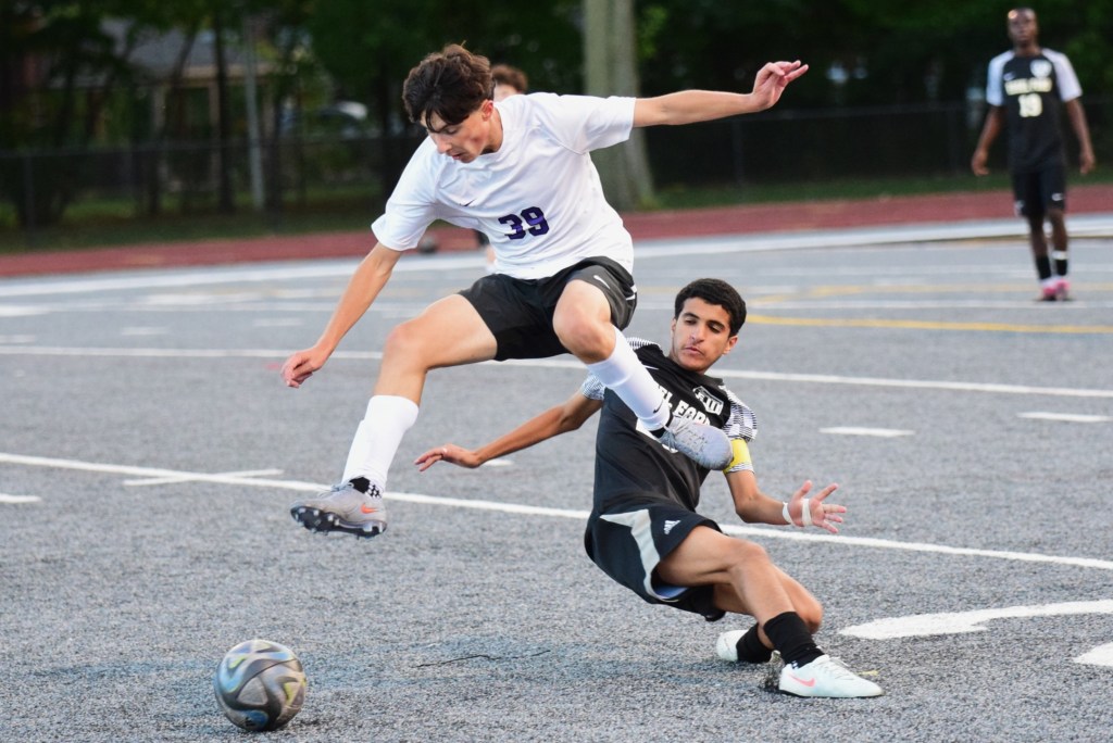 PHOTOS: Boys Soccer – Brownstown Woodhaven vs Dearborn Edsel Ford