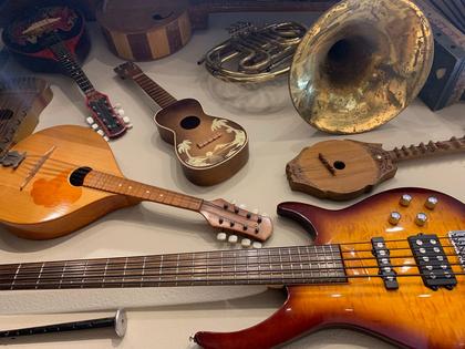 Terry Robb & His 19 Best Acoustic Guitar Awards Play KVMR’s Intimate Community Room Sunday