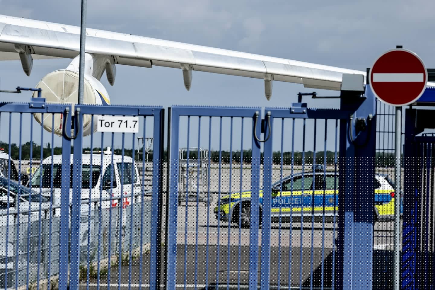 Po skandalo Leipcige – sujudimas virš karinės bazės vakarų Vokietijoje: pasirodė dronai
