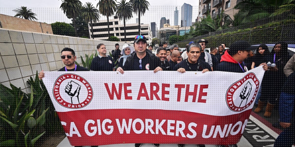 Uber, Lyft Drivers Clear Major Unionizing Milestone In California