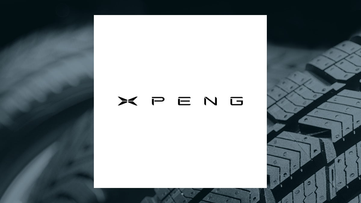 XPENG (NYSE:XPEV) Reaches New 1-Year Low  – Time to Sell?