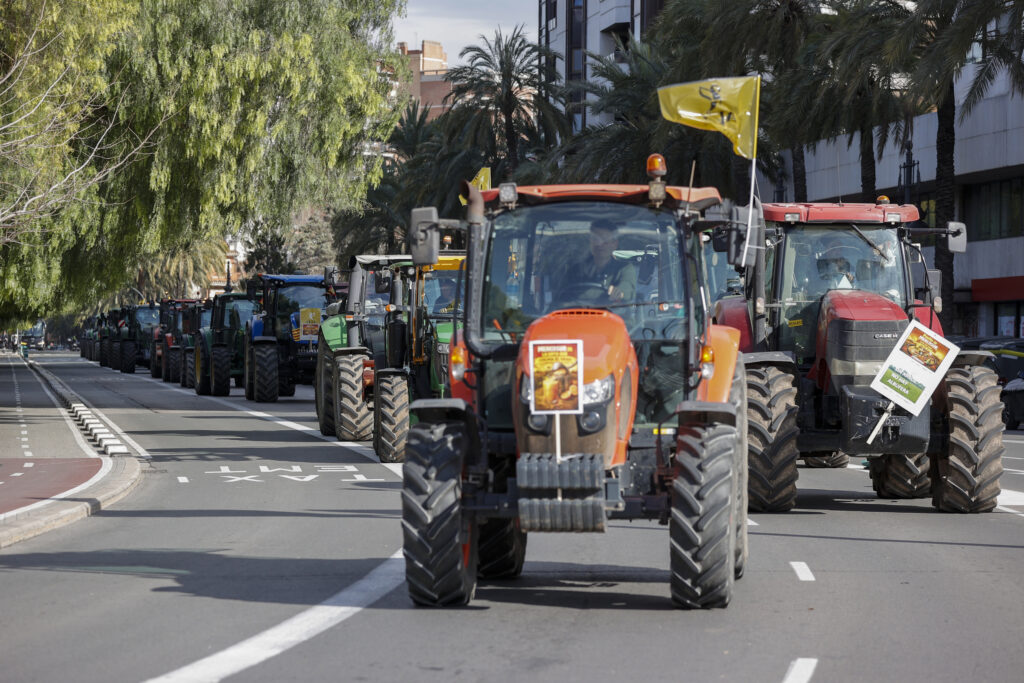 Tractorada dels pagesos mallorquins i valencians contra la PAC i l’acord amb el Mercosur
