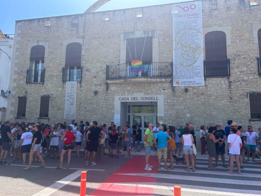 Denuncien l’agressió homòfoba a un grup de xiquetes de 14 anys al crit de “Viva Franco!”