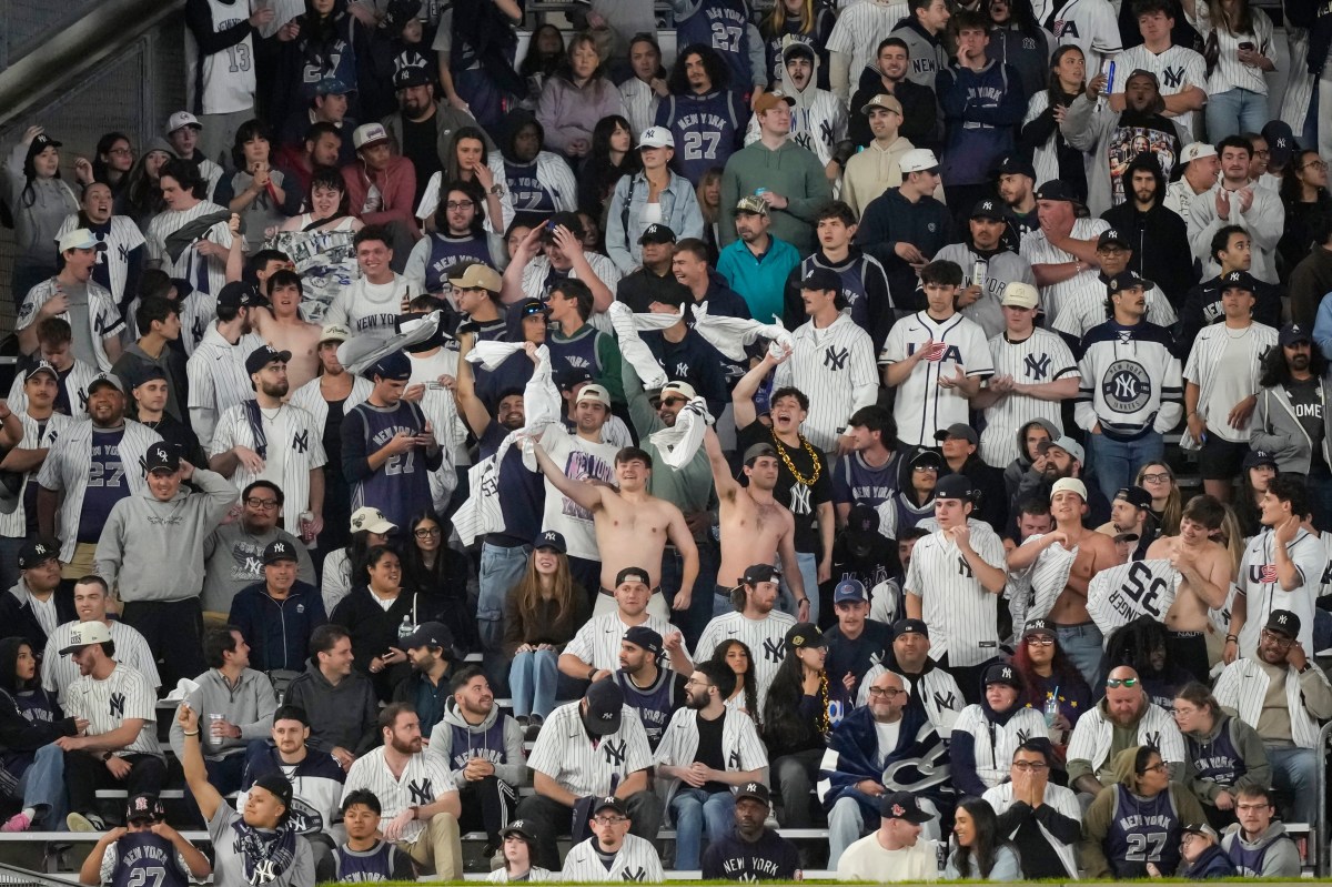 Mujer demanda a New York Yankees por $10 millones de dólares tras ser golpeada por un bate