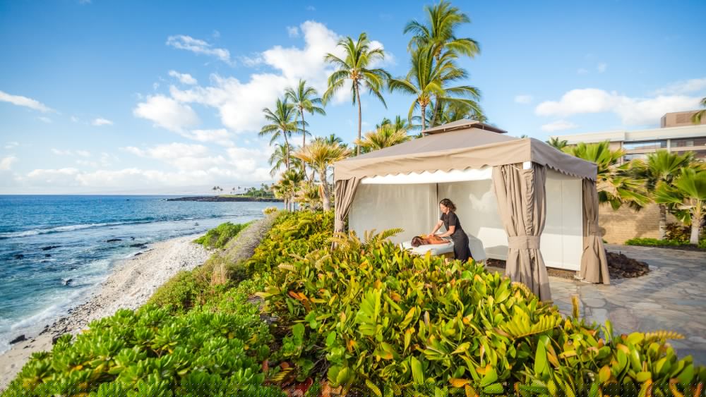 The Best Hilton Hotels in Hawaii: From a 22-Acre Waikiki Resort to Charming, Boutique Abodes