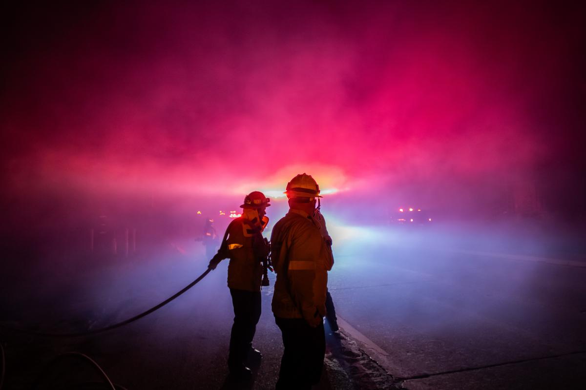 Shreveport Firefighters Battle West Bert Kouns Brush Fire