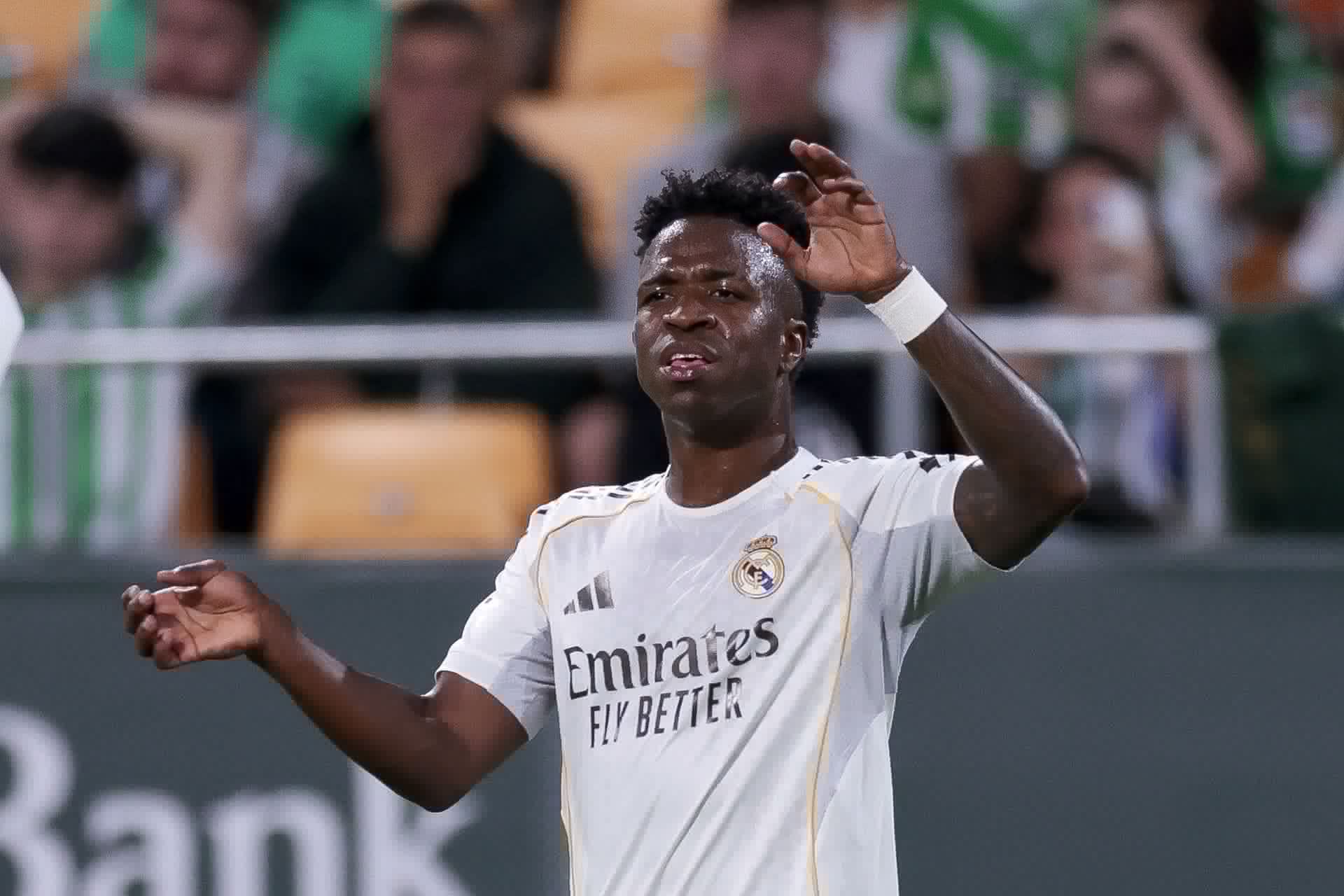 Pundit left perplexed as Arsenal supporter claims club should sign Manchester United outcast ahead of Vinicius Jr