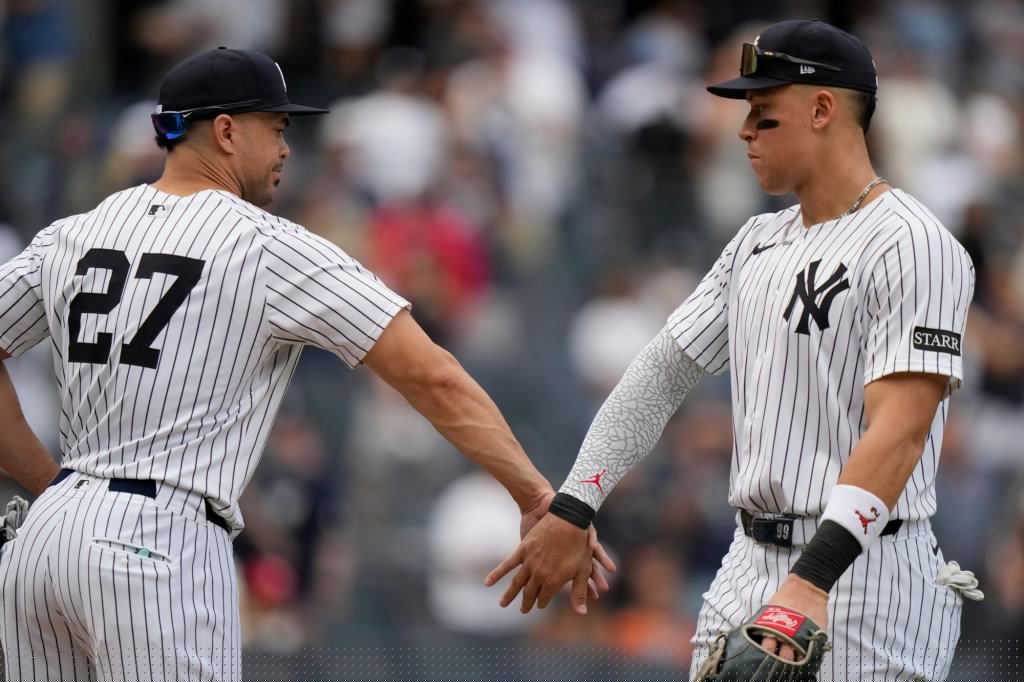 AL East race goes to final day after Yankees, Blue Jays both win