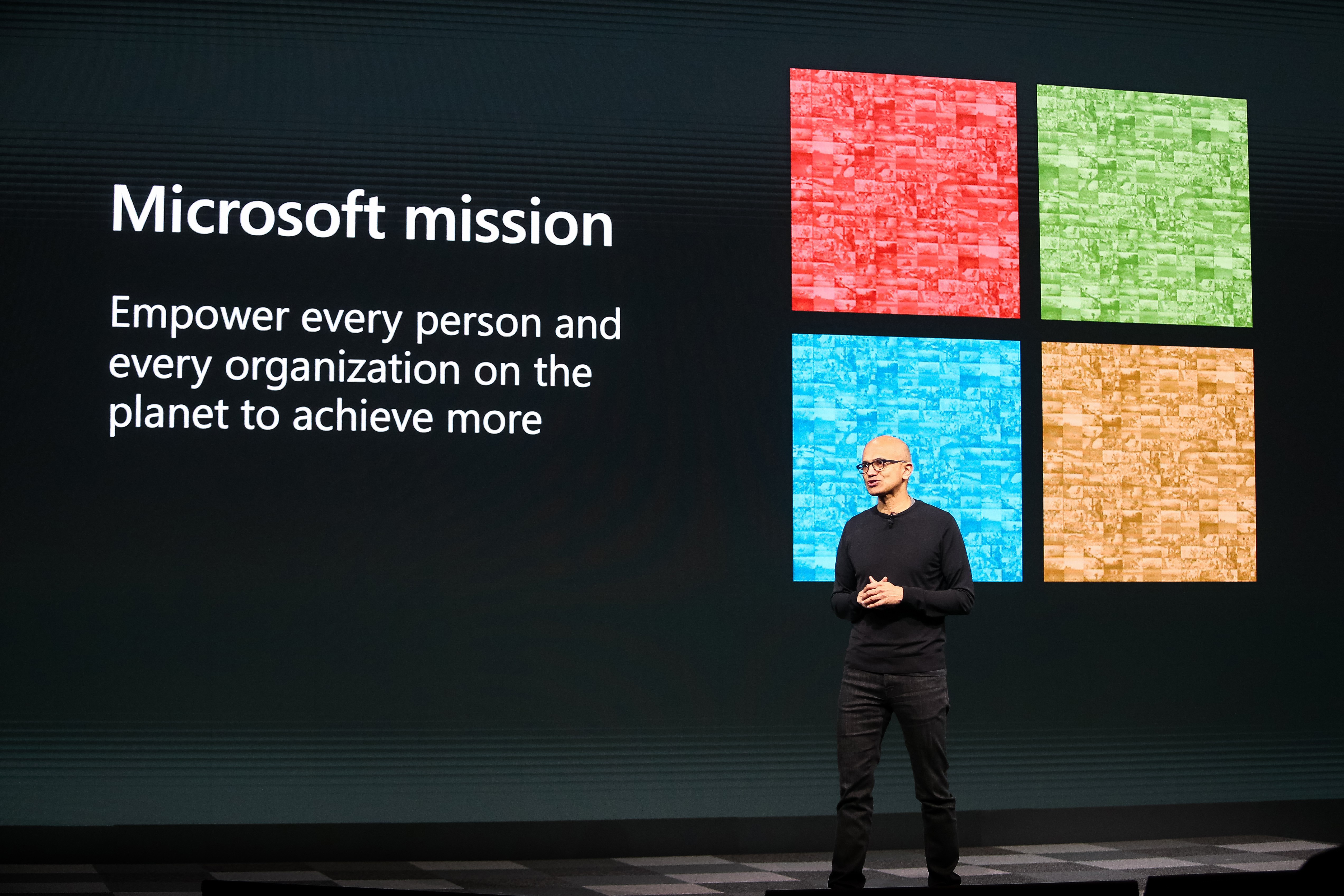 Výsledky s Tomášem Vrankou: Microsoft klesá o 7 %, backlog na úrovni 625 mld. USD (video)